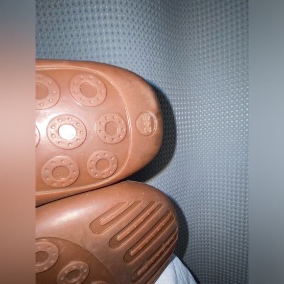 Women’s brown leather shoes size US 7,5 (knock off camper peu shoes) - Picture 4 of 10